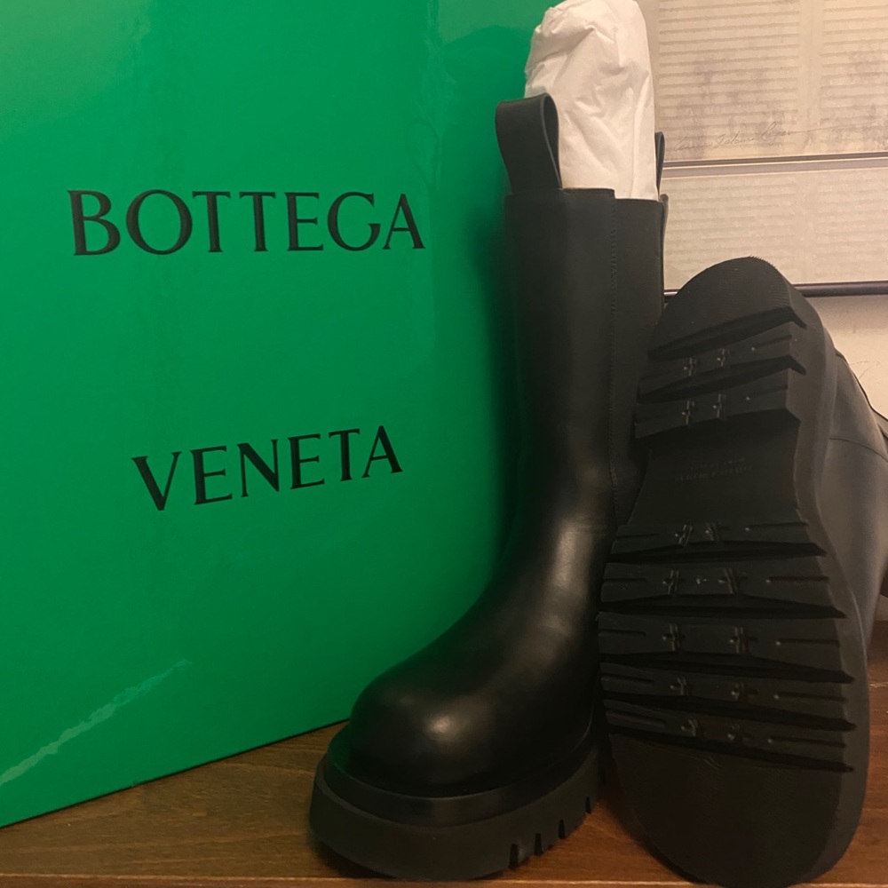 Sold‼️Bottega Veneta Lug Boot